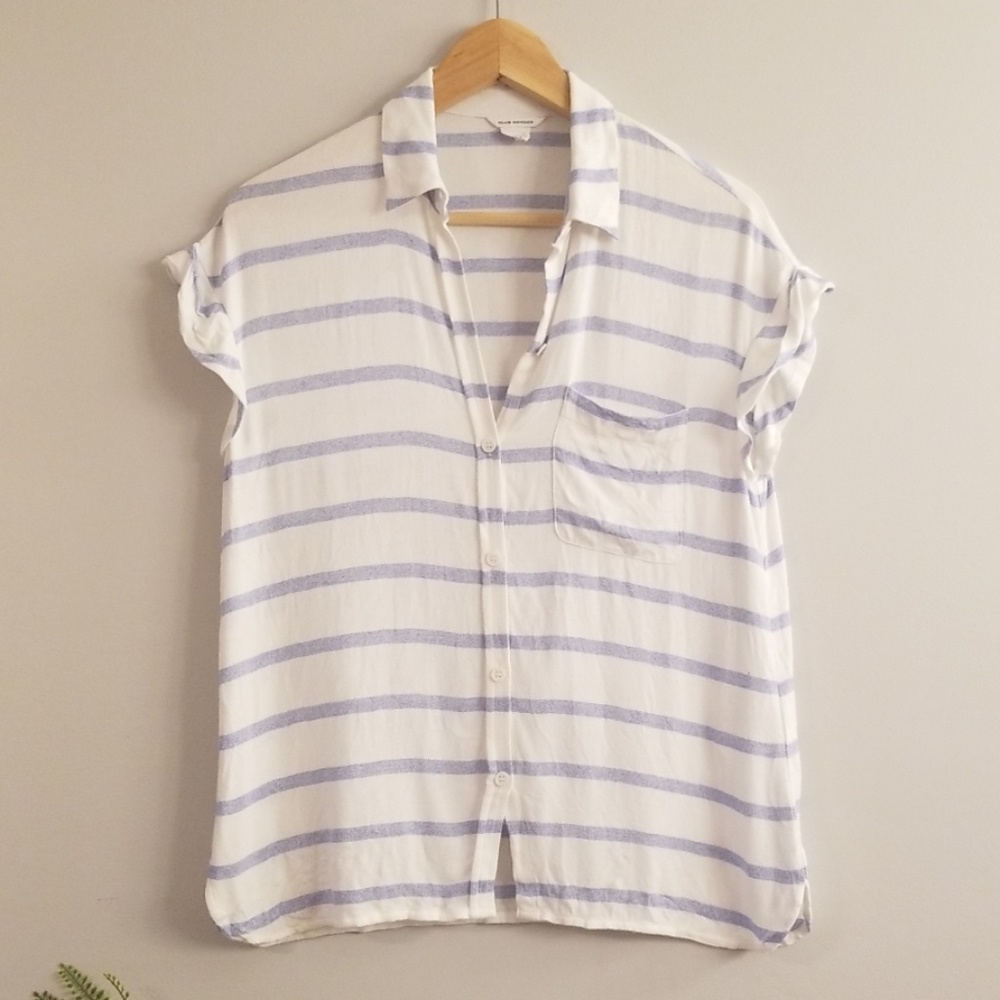 HOST PICK 💎 CLUB MONACO short sleeve button down